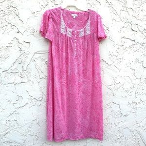Secret Treasure Sleepwear Size Medium (8-10)